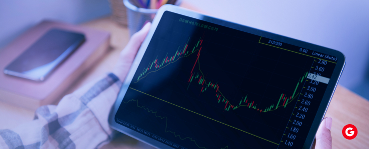 Diagram outlining the process of investing in cryptocurrency, highlighting research, platform choice, and risk management strategies.